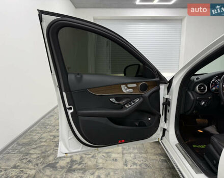 Белый Мерседес Ц-Класс, объемом двигателя 1.99 л и пробегом 40 тыс. км за 28400 $, фото 25 на Automoto.ua