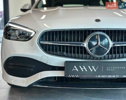 Білий Мерседес Ц-Клас, об'ємом двигуна 2 л та пробігом 30 тис. км за 39990 $, фото 2 на Automoto.ua