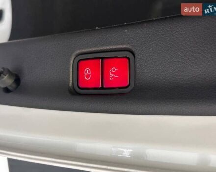Білий Мерседес Ц-Клас, об'ємом двигуна 2 л та пробігом 36 тис. км за 39990 $, фото 47 на Automoto.ua