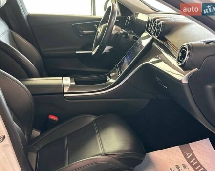 Білий Мерседес Ц-Клас, об'ємом двигуна 2 л та пробігом 30 тис. км за 39990 $, фото 41 на Automoto.ua