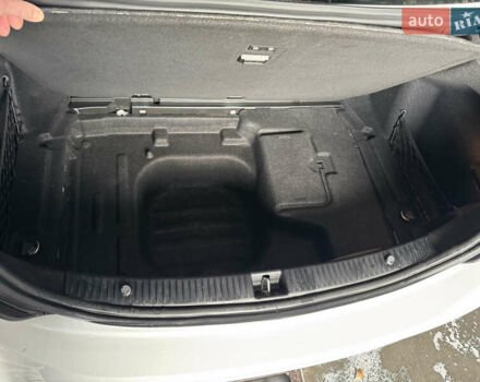 Білий Мерседес Ц-Клас, об'ємом двигуна 1.97 л та пробігом 40 тис. км за 27900 $, фото 23 на Automoto.ua