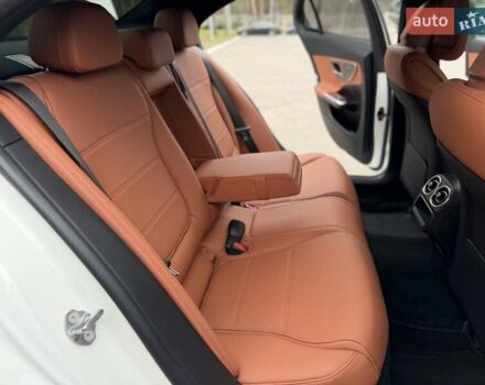 Білий Мерседес Ц-Клас, об'ємом двигуна 1.99 л та пробігом 5 тис. км за 53000 $, фото 31 на Automoto.ua