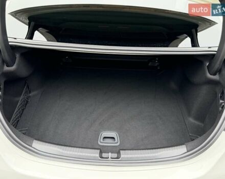 Білий Мерседес Ц-Клас, об'ємом двигуна 1.99 л та пробігом 5 тис. км за 53000 $, фото 16 на Automoto.ua