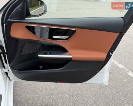 Білий Мерседес Ц-Клас, об'ємом двигуна 1.99 л та пробігом 5 тис. км за 53000 $, фото 35 на Automoto.ua