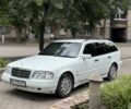 Белый Мерседес Ц-Класс, объемом двигателя 1.8 л и пробегом 55 тыс. км за 2701 $, фото 2 на Automoto.ua
