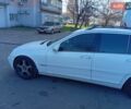 Белый Мерседес Ц-Класс, объемом двигателя 2.6 л и пробегом 320 тыс. км за 4750 $, фото 4 на Automoto.ua