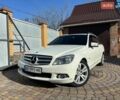 Белый Мерседес Ц-Класс, объемом двигателя 2.2 л и пробегом 295 тыс. км за 10000 $, фото 1 на Automoto.ua