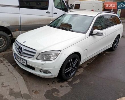 Белый Мерседес Ц-Класс, объемом двигателя 2.1 л и пробегом 360 тыс. км за 9300 $, фото 1 на Automoto.ua