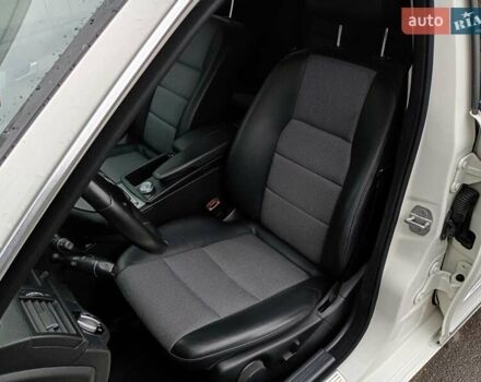 Белый Мерседес Ц-Класс, объемом двигателя 2.1 л и пробегом 360 тыс. км за 9300 $, фото 7 на Automoto.ua