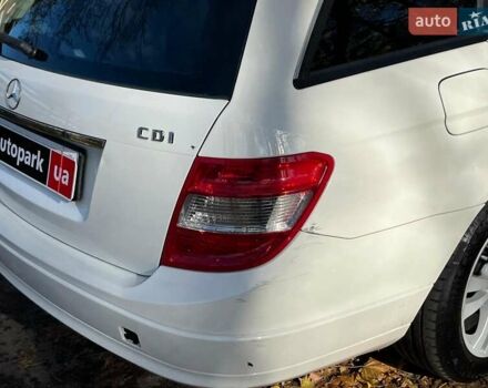 Мерседес Ц-Класс 2010 в Киеве на Automoto.ua Белый Мерседес Ц-Класс, объемом двигателя 2.1 л и пробегом 412 тыс. км за 8990 $, фото 12 на Automoto.ua