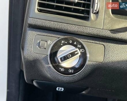 Мерседес Ц-Класс 2010 в Киеве на Automoto.ua Белый Мерседес Ц-Класс, объемом двигателя 2.1 л и пробегом 412 тыс. км за 8990 $, фото 19 на Automoto.ua