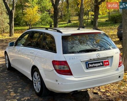 Мерседес Ц-Класс 2010 в Киеве на Automoto.ua Белый Мерседес Ц-Класс, объемом двигателя 2.1 л и пробегом 412 тыс. км за 8990 $, фото 7 на Automoto.ua