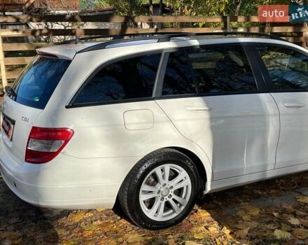 Мерседес Ц-Класс 2010 в Киеве на Automoto.ua Белый Мерседес Ц-Класс, объемом двигателя 2.1 л и пробегом 412 тыс. км за 8990 $, фото 9 на Automoto.ua