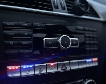 Белый Мерседес Ц-Класс, объемом двигателя 2.1 л и пробегом 322 тыс. км за 10400 $, фото 9 на Automoto.ua