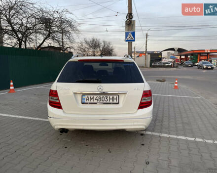 Белый Мерседес Ц-Класс, объемом двигателя 2.14 л и пробегом 318 тыс. км за 12500 $, фото 13 на Automoto.ua
