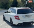 Белый Мерседес Ц-Класс, объемом двигателя 2.2 л и пробегом 210 тыс. км за 13500 $, фото 1 на Automoto.ua