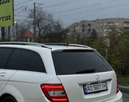 Белый Мерседес Ц-Класс, объемом двигателя 2.1 л и пробегом 322 тыс. км за 10400 $, фото 3 на Automoto.ua