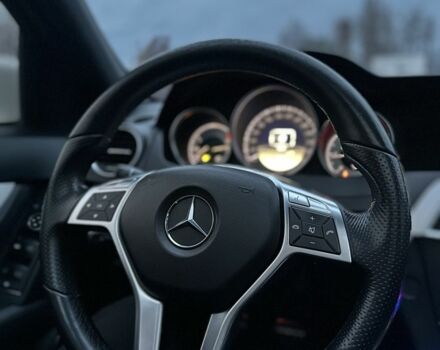 Белый Мерседес Ц-Класс, объемом двигателя 2.1 л и пробегом 322 тыс. км за 10400 $, фото 8 на Automoto.ua