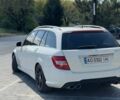 Белый Мерседес Ц-Класс, объемом двигателя 2.2 л и пробегом 210 тыс. км за 12000 $, фото 5 на Automoto.ua