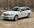Белый Мерседес Ц-Класс, объемом двигателя 2.1 л и пробегом 380 тыс. км за 5500 $, фото 3 на Automoto.ua
