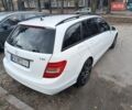 Белый Мерседес Ц-Класс, объемом двигателя 2 л и пробегом 278 тыс. км за 9550 $, фото 6 на Automoto.ua
