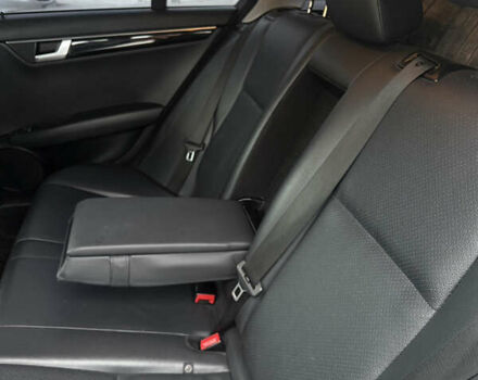 Белый Мерседес Ц-Класс, объемом двигателя 2.2 л и пробегом 278 тыс. км за 11300 $, фото 32 на Automoto.ua