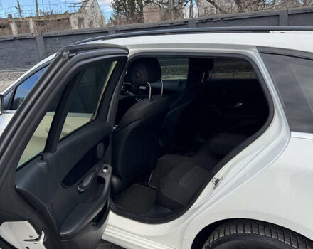 Білий Мерседес Ц-Клас, об'ємом двигуна 2.14 л та пробігом 284 тис. км за 16800 $, фото 42 на Automoto.ua