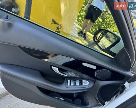 Білий Мерседес Ц-Клас, об'ємом двигуна 2.14 л та пробігом 284 тис. км за 16800 $, фото 14 на Automoto.ua