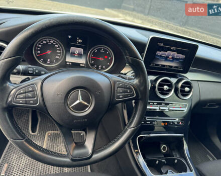 Білий Мерседес Ц-Клас, об'ємом двигуна 2.14 л та пробігом 284 тис. км за 16800 $, фото 47 на Automoto.ua