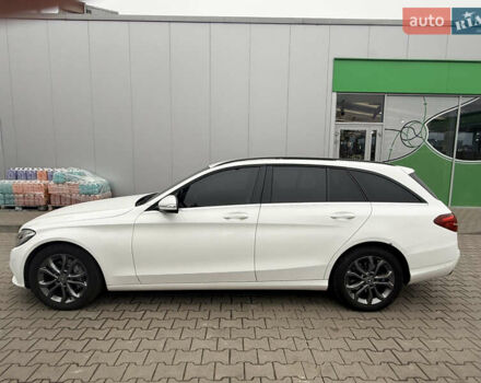 Білий Мерседес Ц-Клас, об'ємом двигуна 2.2 л та пробігом 339 тис. км за 16800 $, фото 4 на Automoto.ua