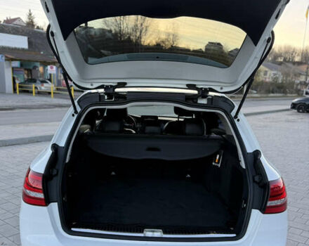 Белый Мерседес Ц-Класс, объемом двигателя 2.14 л и пробегом 159 тыс. км за 21900 $, фото 13 на Automoto.ua