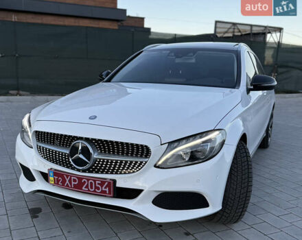 Белый Мерседес Ц-Класс, объемом двигателя 2.14 л и пробегом 159 тыс. км за 21900 $, фото 4 на Automoto.ua