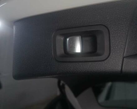 Белый Мерседес Ц-Класс, объемом двигателя 2 л и пробегом 211 тыс. км за 17200 $, фото 12 на Automoto.ua