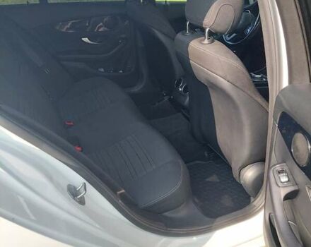 Белый Мерседес Ц-Класс, объемом двигателя 2 л и пробегом 184 тыс. км за 28000 $, фото 5 на Automoto.ua