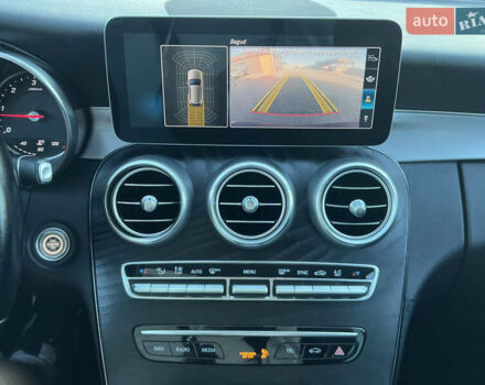 Белый Мерседес Ц-Класс, объемом двигателя 1.95 л и пробегом 300 тыс. км за 20510 $, фото 17 на Automoto.ua