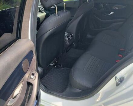 Белый Мерседес Ц-Класс, объемом двигателя 2 л и пробегом 184 тыс. км за 28000 $, фото 9 на Automoto.ua