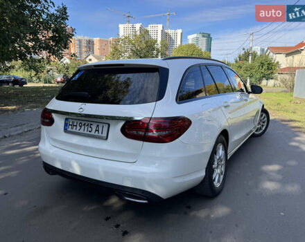 Белый Мерседес Ц-Класс, объемом двигателя 1.95 л и пробегом 147 тыс. км за 28900 $, фото 4 на Automoto.ua