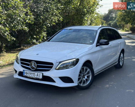 Белый Мерседес Ц-Класс, объемом двигателя 1.95 л и пробегом 147 тыс. км за 28900 $, фото 3 на Automoto.ua