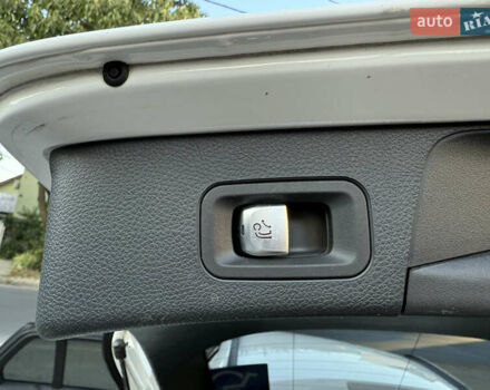 Белый Мерседес Ц-Класс, объемом двигателя 1.95 л и пробегом 139 тыс. км за 29000 $, фото 20 на Automoto.ua