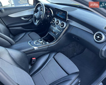 Белый Мерседес Ц-Класс, объемом двигателя 1.95 л и пробегом 300 тыс. км за 20510 $, фото 26 на Automoto.ua