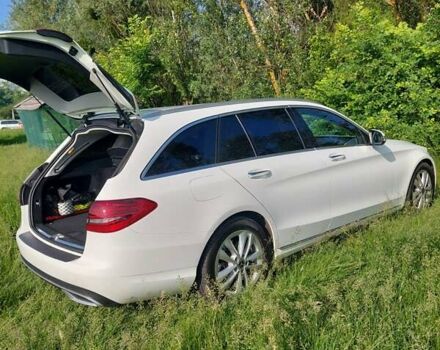 Белый Мерседес Ц-Класс, объемом двигателя 2 л и пробегом 184 тыс. км за 28000 $, фото 11 на Automoto.ua