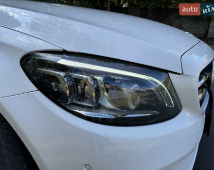 Белый Мерседес Ц-Класс, объемом двигателя 1.95 л и пробегом 147 тыс. км за 28900 $, фото 5 на Automoto.ua