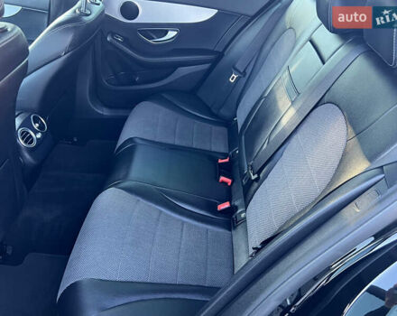 Белый Мерседес Ц-Класс, объемом двигателя 1.95 л и пробегом 300 тыс. км за 20510 $, фото 19 на Automoto.ua