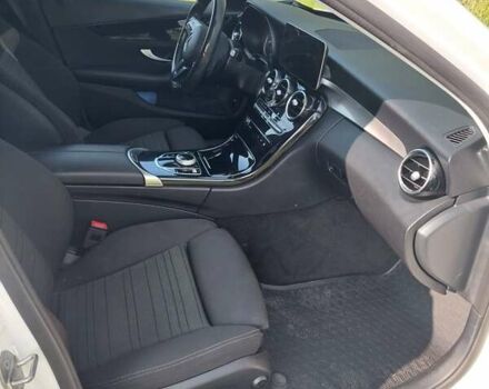 Белый Мерседес Ц-Класс, объемом двигателя 2 л и пробегом 184 тыс. км за 28000 $, фото 4 на Automoto.ua