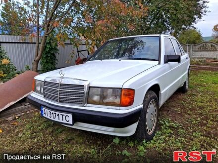 Белый Мерседес Ц-Класс, объемом двигателя 2 л и пробегом 240 тыс. км за 1999 $, фото 1 на Automoto.ua