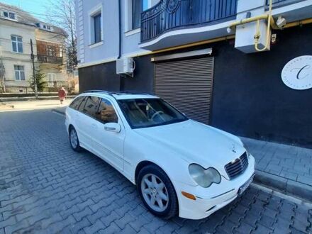 Мерседес Ц-Класс 2004 в Ивано-Франковске на Automoto.ua Белый Мерседес Ц-Класс, объемом двигателя 2.5 л и пробегом 200 тыс. км за 7400 $, фото 1 на Automoto.ua