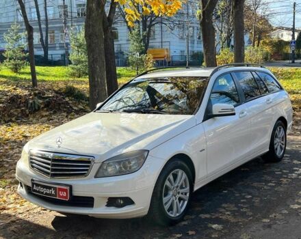 Белый Мерседес Ц-Класс, объемом двигателя 2.1 л и пробегом 412 тыс. км за 6990 $, фото 1 на Automoto.ua