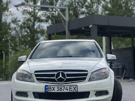 Мерседес Ц-Класс 2010 в Надворной на Automoto.ua Белый Мерседес Ц-Класс, объемом двигателя 2.14 л и пробегом 345 тыс. км за 7750 $, фото 1 на Automoto.ua