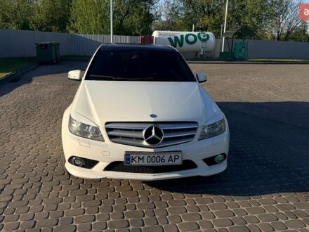 Білий Мерседес Ц-Клас, об'ємом двигуна 2.14 л та пробігом 260 тис. км за 11500 $, фото 1 на Automoto.ua