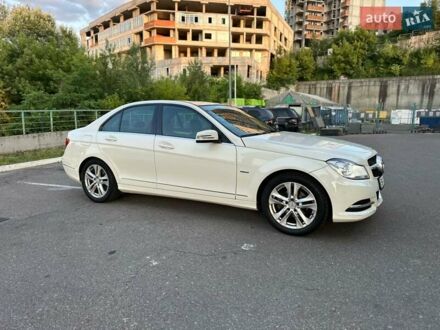 Мерседес Ц-Клас 2011 у Києві на Automoto.ua Білий Мерседес Ц-Клас, об'ємом двигуна 1.8 л та пробігом 230 тис. км за 9800 $, фото 1 на Automoto.ua